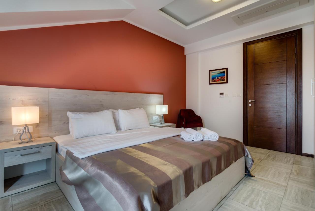 Riva Residence Ðenovići Eksteriør billede