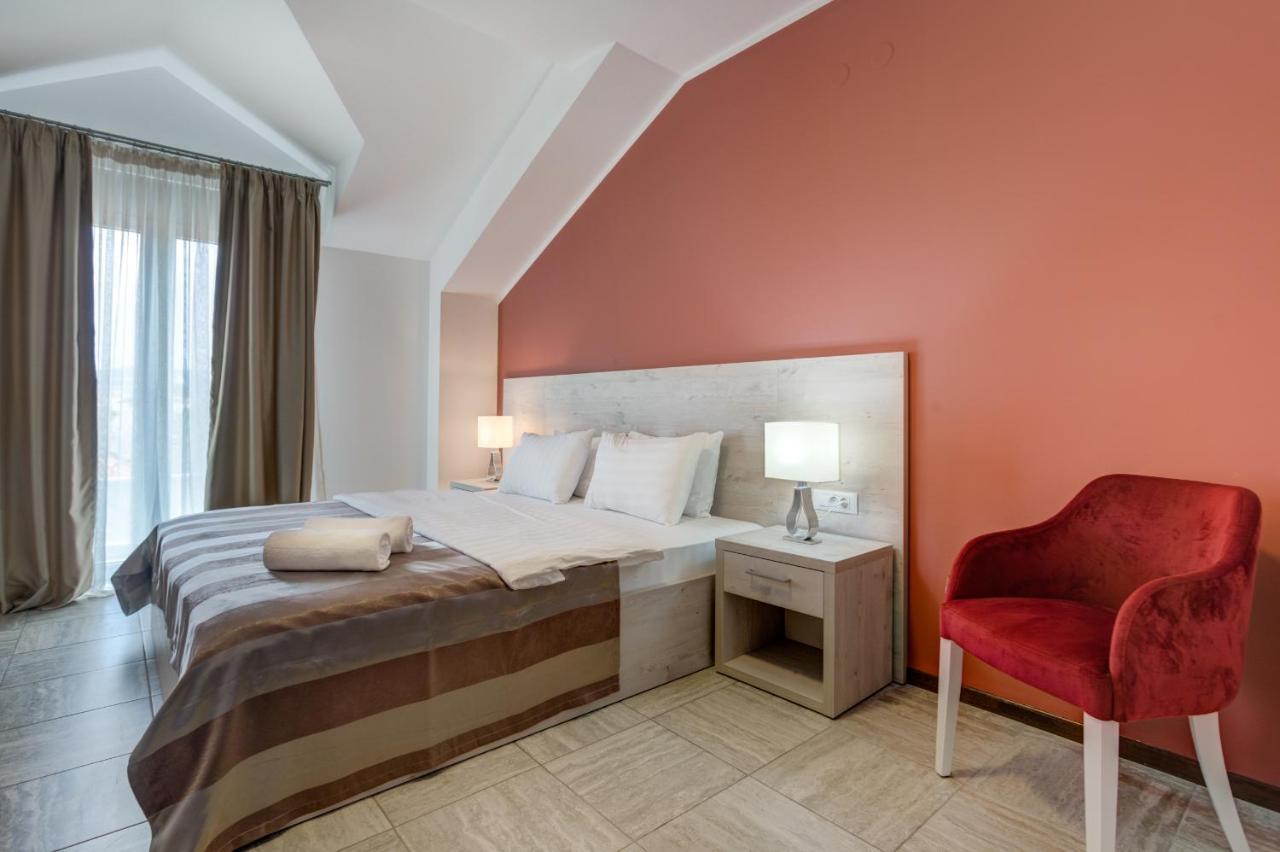 Riva Residence Ðenovići Eksteriør billede